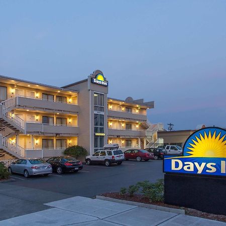 Days Inn By Wyndham Seattle North Of Downtown Экстерьер фото