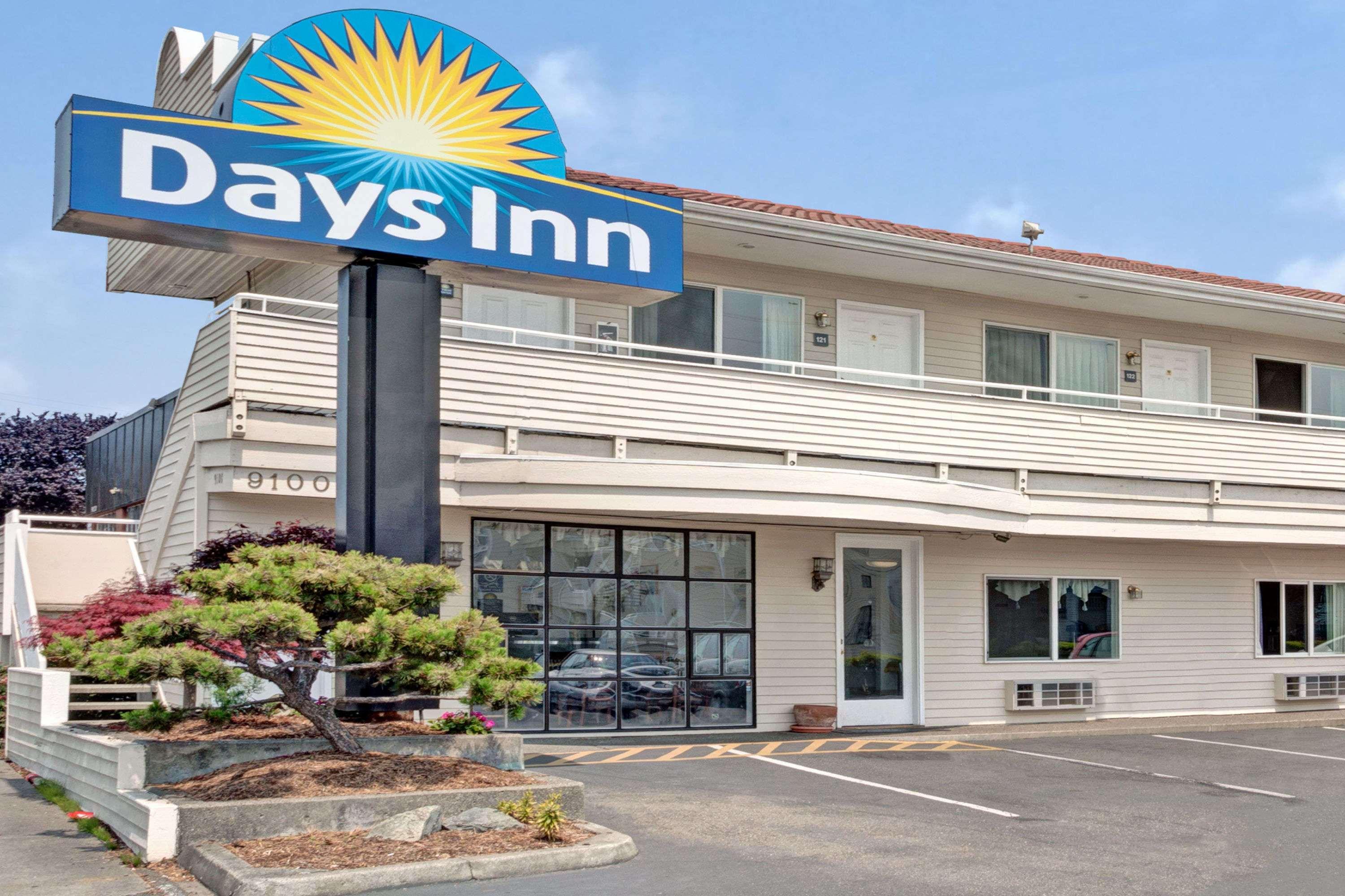 Days Inn By Wyndham Seattle North Of Downtown Экстерьер фото