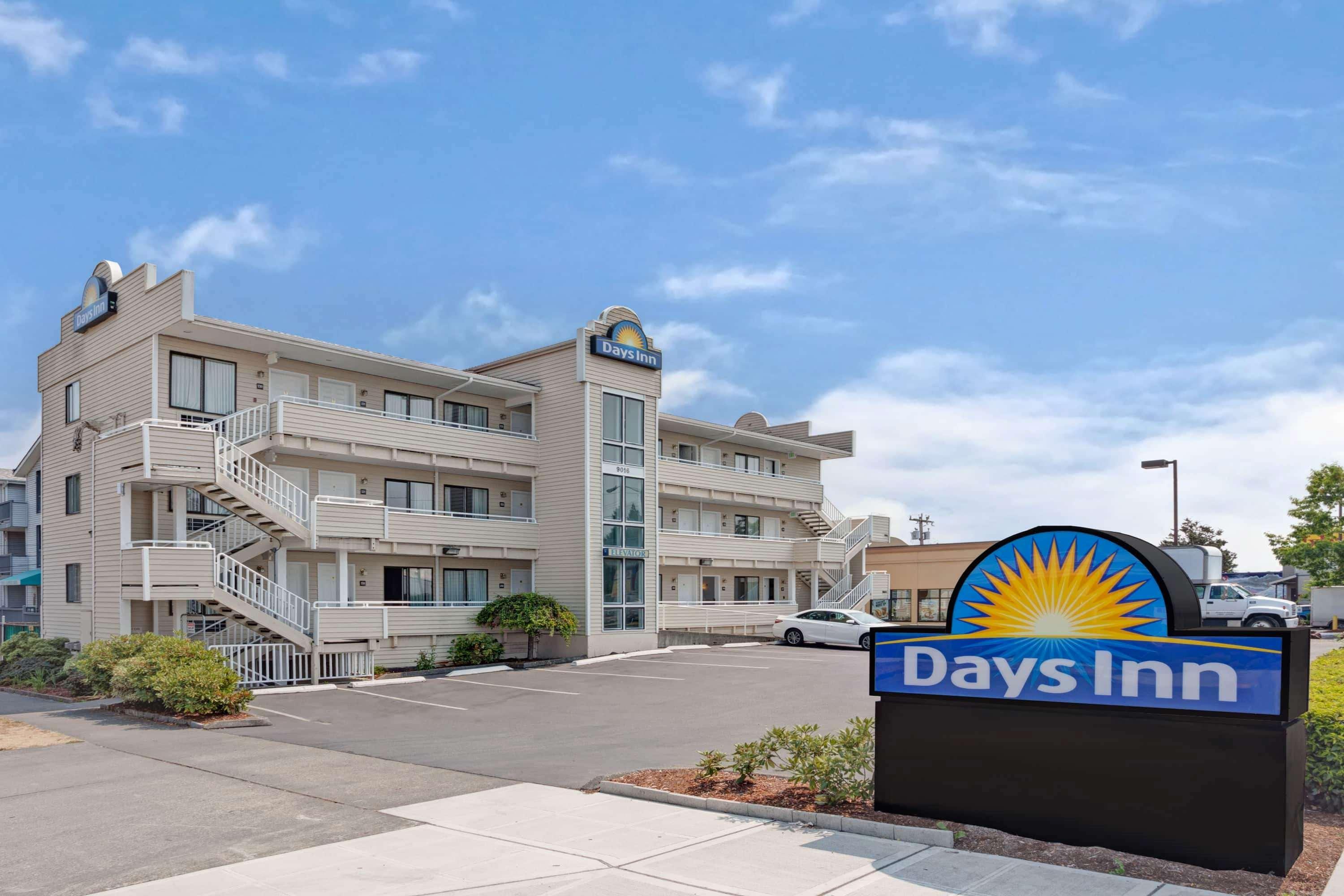 Days Inn By Wyndham Seattle North Of Downtown Экстерьер фото