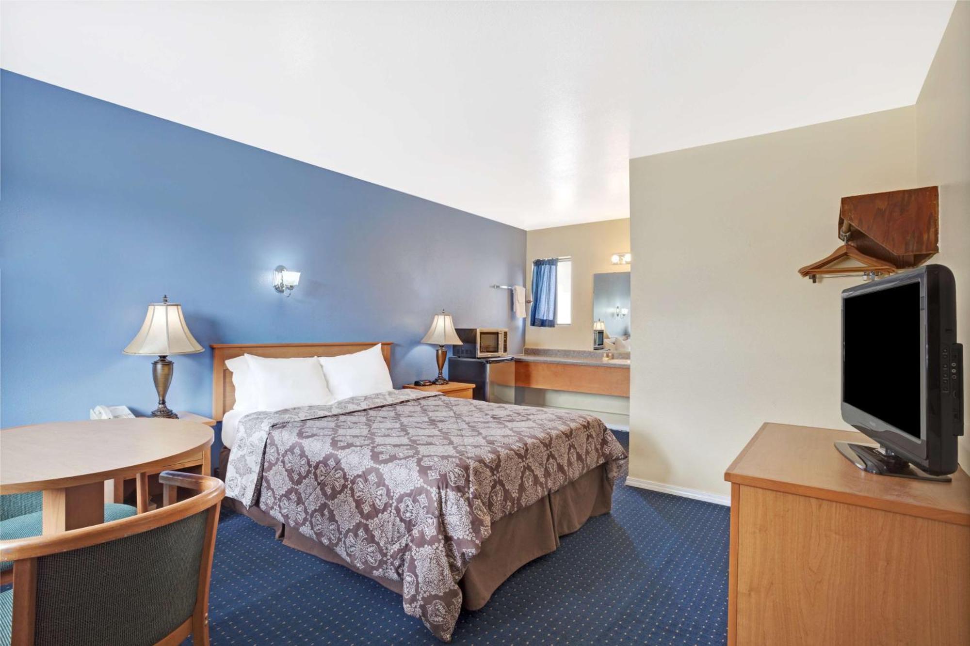 Days Inn By Wyndham Seattle North Of Downtown Экстерьер фото